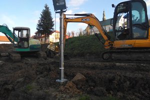 Budowa i wyposażenie integracyjnego placu zabaw i siłowni plenerowej - inwestycja w trakcie realizacji - 20171117_0011.jpg