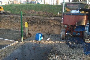 Budowa i wyposażenie integracyjnego placu zabaw i siłowni plenerowej - inwestycja w trakcie realizacji - 20171117_0013.jpg