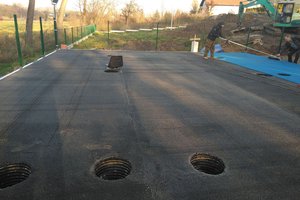 Budowa i wyposażenie integracyjnego placu zabaw i siłowni plenerowej - inwestycja w trakcie realizacji - 20171117_0016.jpg