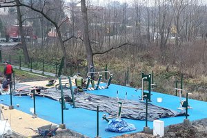 Budowa i wyposażenie integracyjnego placu zabaw i siłowni plenerowej - inwestycja w trakcie realizacji - 20171118_0008.jpg