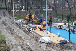 Budowa i wyposażenie integracyjnego placu zabaw i siłowni plenerowej - inwestycja w trakcie realizacji - 20171118_0009.jpg
