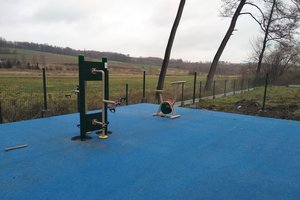 Budowa i wyposażenie integracyjnego placu zabaw i siłowni plenerowej - inwestycja w trakcie realizacji - 20171120_0001.jpg