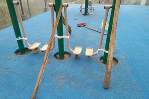 Budowa i wyposażenie integracyjnego placu zabaw i siłowni plenerowej - inwestycja w trakcie realizacji - 20171120_0003.jpg