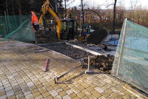 Budowa i wyposażenie integracyjnego placu zabaw i siłowni plenerowej - inwestycja w trakcie realizacji - 20171121_0001.jpg