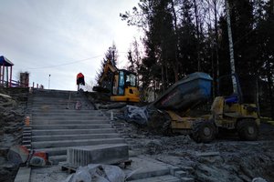 Budowa i wyposażenie integracyjnego placu zabaw i siłowni plenerowej - inwestycja w trakcie realizacji - 20171121_0007.jpg