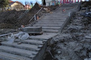 Budowa i wyposażenie integracyjnego placu zabaw i siłowni plenerowej - inwestycja w trakcie realizacji - 20171121_0009.jpg