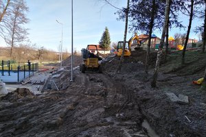 Budowa i wyposażenie integracyjnego placu zabaw i siłowni plenerowej - inwestycja w trakcie realizacji - 20171121_0010.jpg