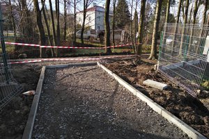 Budowa i wyposażenie integracyjnego placu zabaw i siłowni plenerowej - inwestycja w trakcie realizacji - 20171121_0011.jpg