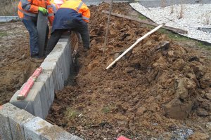 Budowa i wyposażenie integracyjnego placu zabaw i siłowni plenerowej - inwestycja w trakcie realizacji - 20171123_0004.jpg