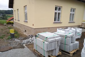 Realizacja Inwestycji - Elewacja budynku oraz izolacja fundamentów - 2018101225011.jpg