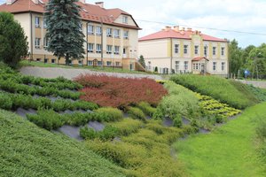 Zagospodarowanie skarpy obok parkingu w Brzezinach Etap I 2016 - 20180406_0002.jpg