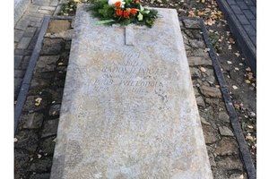 Nagrobki - nagrobek_ksiedza_radoniewicza.jpg