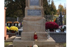 Nagrobki - nagrobek_rodziny_chadalskich.jpg