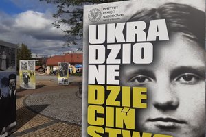 Ukradzione dzieciństwo - 004.jpg