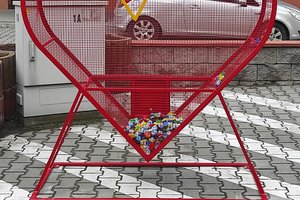 Pojemnik na nakrętki w Gminie Wielopole Skrzyńskie - 136413548_1555873538136271_8398444387279810017_n1.jpg