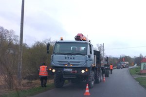 W trakcje realizacji- Oświetlenie przy dr powiatowej Nawsie-Dolne - img_20240312_091445.jpg