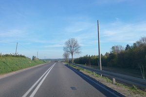 W trakcje realizacji- Oświetlenie przy dr wojewódzkiej Nr 986 w m. Wielopole Skrzyńskie - img_20240409_074202.jpg