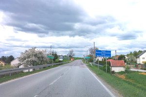 W trakcje realizacji- Oświetlenie przy dr wojewódzkiej Nr 986 w m. Wielopole Skrzyńskie - img_20240418_131845.jpg