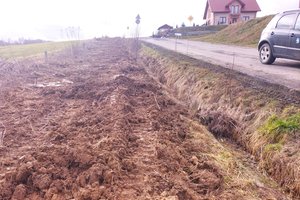 W trakcje realizacji- Oświetlenie przy dr Wielopole -Podliwek - img_20240221_134327.jpg