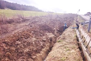 W trakcje realizacji- Oświetlenie przy dr Wielopole -Podliwek - img_20240221_134348.jpg