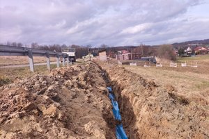 W trakcje realizacji- Oświetlenie przy dr Wielopole -Podliwek - img_20240221_134410.jpg