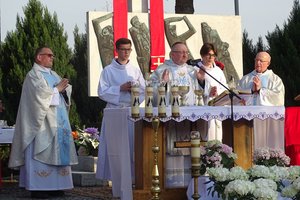 67 rocznica pożaru baraku szkolnego w Wielopolu Skrzyńskim - 09911.jpg