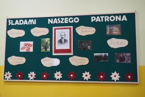 Uroczystość odsłonięcia tablicy pamiątkowej w Szkole Podstawowej im. prof. Karola Olszewskiego w Broniszowie. - p1015435.jpg