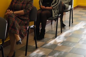 Uroczystość odsłonięcia tablicy pamiątkowej w Szkole Podstawowej im. prof. Karola Olszewskiego w Broniszowie. - p1015441.jpg