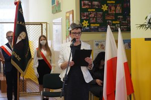 Uroczystość odsłonięcia tablicy pamiątkowej w Szkole Podstawowej im. prof. Karola Olszewskiego w Broniszowie. - p1015448.jpg