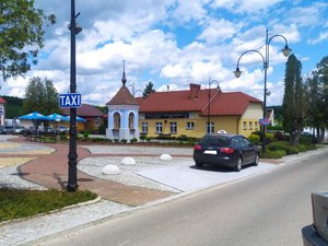 Urządzenie miejsca postojowego dla „Taxi” w obrębie płyty rynku w Wielopolu Skrzyńskim
