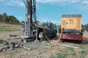 Wykonywanie odwiertu - 005.jpg