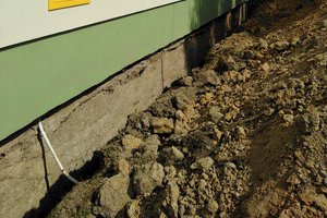 Inwestycja w trakcie realizacji (II Etap): ocieplenie fundamentów oraz wykonanie nowej odbojówki z kosztki brukowej - 20170918_0009.jpg