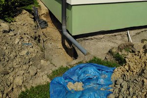 Inwestycja w trakcie realizacji (II Etap): ocieplenie fundamentów oraz wykonanie nowej odbojówki z kosztki brukowej - 20170918_0011.jpg