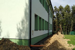 Inwestycja w trakcie realizacji (II Etap): ocieplenie fundamentów oraz wykonanie nowej odbojówki z kosztki brukowej - 20170918_0014.jpg