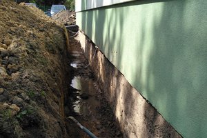 Inwestycja w trakcie realizacji (II Etap): ocieplenie fundamentów oraz wykonanie nowej odbojówki z kosztki brukowej - 20170918_0019.jpg