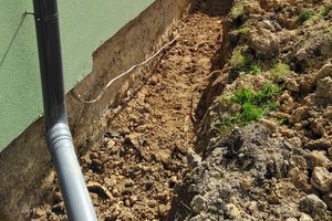 Inwestycja w trakcie realizacji (II Etap): ocieplenie fundamentów oraz wykonanie nowej odbojówki z kosztki brukowej - 20170918_0028.jpg