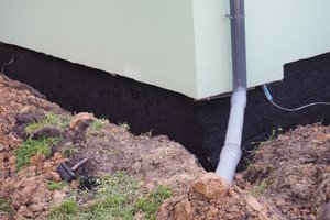 Inwestycja w trakcie realizacji (II Etap): ocieplenie fundamentów oraz wykonanie nowej odbojówki z kosztki brukowej - 20170919_0024.jpg