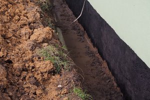 Inwestycja w trakcie realizacji (II Etap): ocieplenie fundamentów oraz wykonanie nowej odbojówki z kosztki brukowej - 20170919_0035.jpg