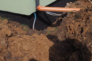 Inwestycja w trakcie realizacji (II Etap): ocieplenie fundamentów oraz wykonanie nowej odbojówki z kosztki brukowej - 20170919_0040.jpg