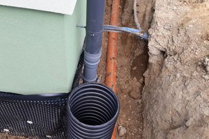 Inwestycja w trakcie realizacji (II Etap): ocieplenie fundamentów oraz wykonanie nowej odbojówki z kosztki brukowej - 20170920_0003.jpg