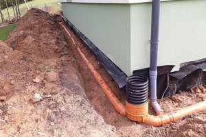 Inwestycja w trakcie realizacji (II Etap): ocieplenie fundamentów oraz wykonanie nowej odbojówki z kosztki brukowej - 20170920_0008.jpg