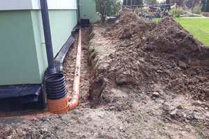 Inwestycja w trakcie realizacji (II Etap): ocieplenie fundamentów oraz wykonanie nowej odbojówki z kosztki brukowej - 20170920_0012.jpg