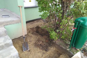 Inwestycja w trakcie realizacji (II Etap): ocieplenie fundamentów oraz wykonanie nowej odbojówki z kosztki brukowej - 20170927_0001.jpg