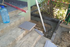 Inwestycja w trakcie realizacji (II Etap): ocieplenie fundamentów oraz wykonanie nowej odbojówki z kosztki brukowej - 20170928_0008.jpg