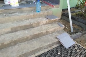 Inwestycja w trakcie realizacji (II Etap): ocieplenie fundamentów oraz wykonanie nowej odbojówki z kosztki brukowej - 20170928_0009.jpg