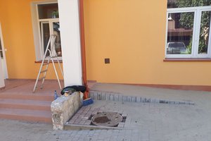 Inwestycja w trakcie realizacji: prace związane z ociepleniem elewacji budynku oraz zabezpieczeniem przeciw-wilgociowym i ociepleniem fundamentów - 20170930_0002.jpg
