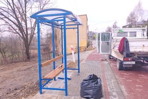 wiata przystankowa na przeciwko SP w  Gliniku - img_20250325_130121.jpg