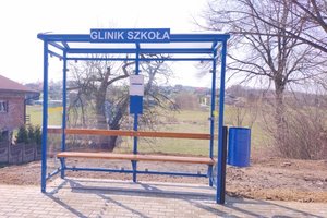wiata przystankowa na przeciwko SP w  Gliniku - img_20250326_112942.jpg