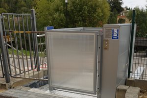 Roboty budowlane w zakresie budowy windy i przebudowy istniejącego podjazdu przed wejściem do SP w Brzezinach - img_2818.jpg