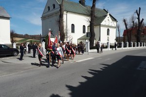 uroczyste-nadanie-sztandaru-szkole-podstawowej-im-tadeusza-marii-kantora-w-wielopolu-skrzynskim - 20180406_0001.jpg